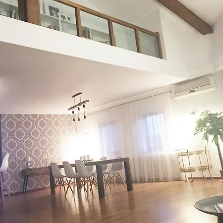 City Penthouse *